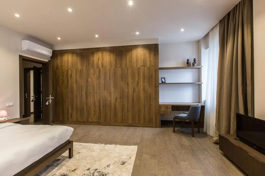 Vip 2-Bedroom Central Apartment Baku