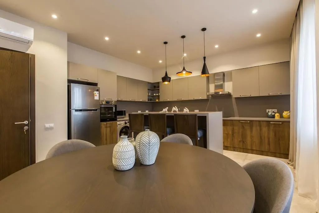 Vip 2-Bedroom Central Apartment Baku