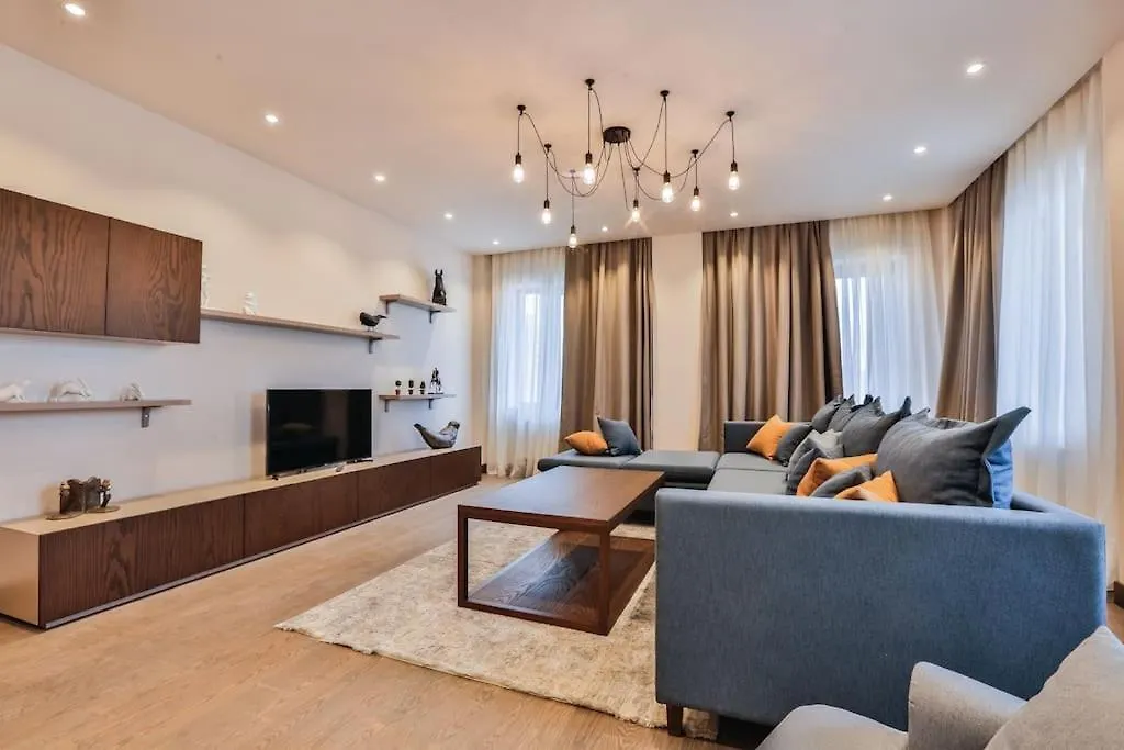 Vip 2-Bedroom Central Apartment contacts